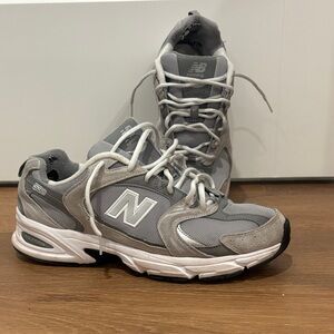 New Balance Men's Gray Athletic Running Shoes